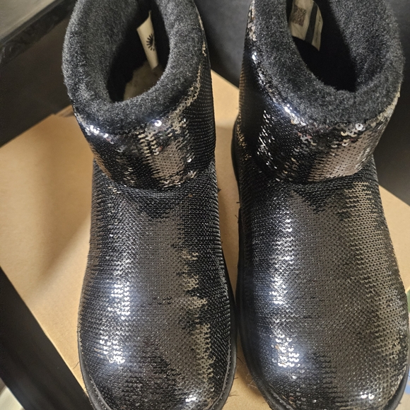 UGG Kids Glittery Black Boots - Picture 2 of 4